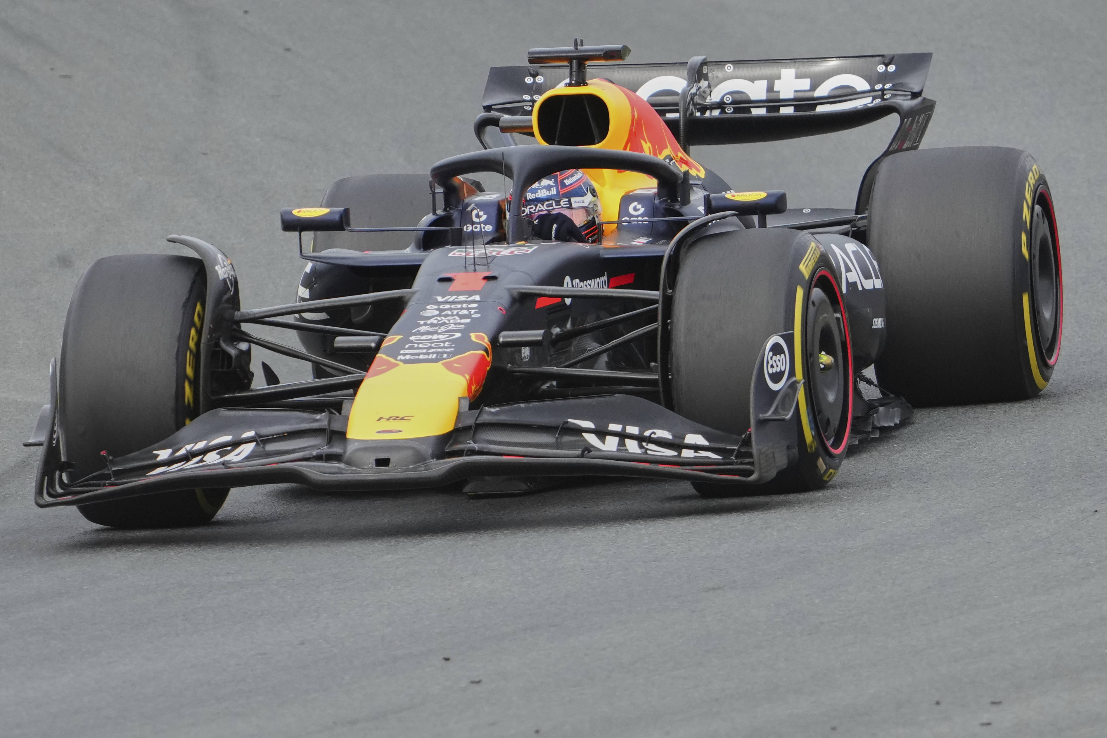 红牛车队横扫红牛二队，皮亚斯特里惊艳四座