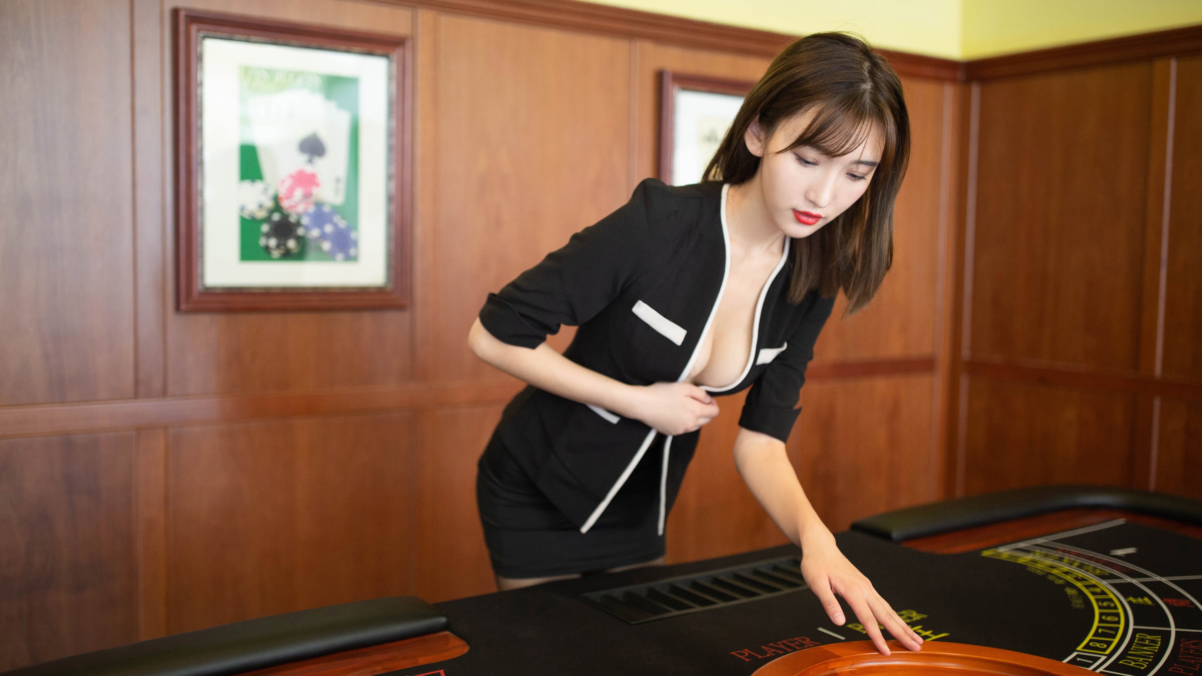 绿茵轻羽奏凯歌，从德国战车到思维领衔