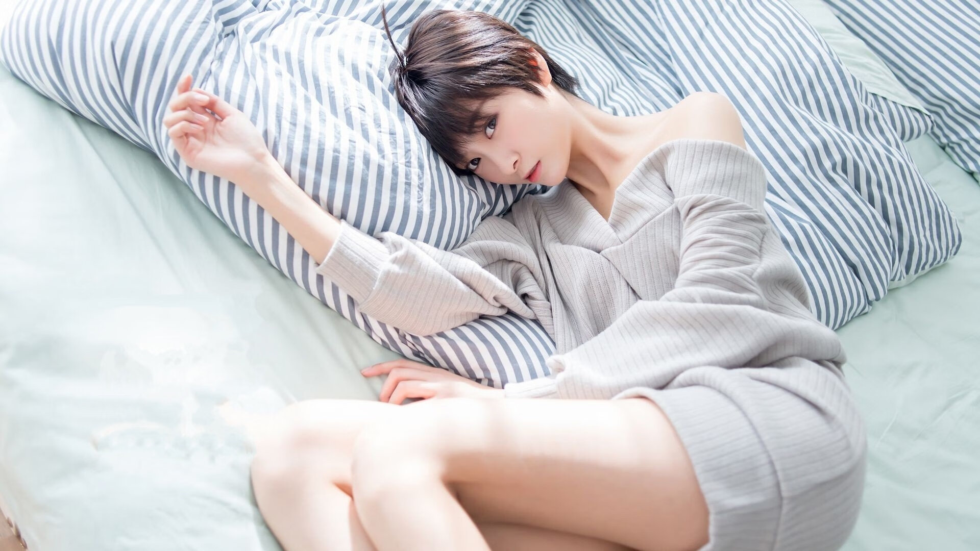 欧冠史诗夜！巴萨三度叩关无功，库尔图瓦神扑封存梅西最后叹息