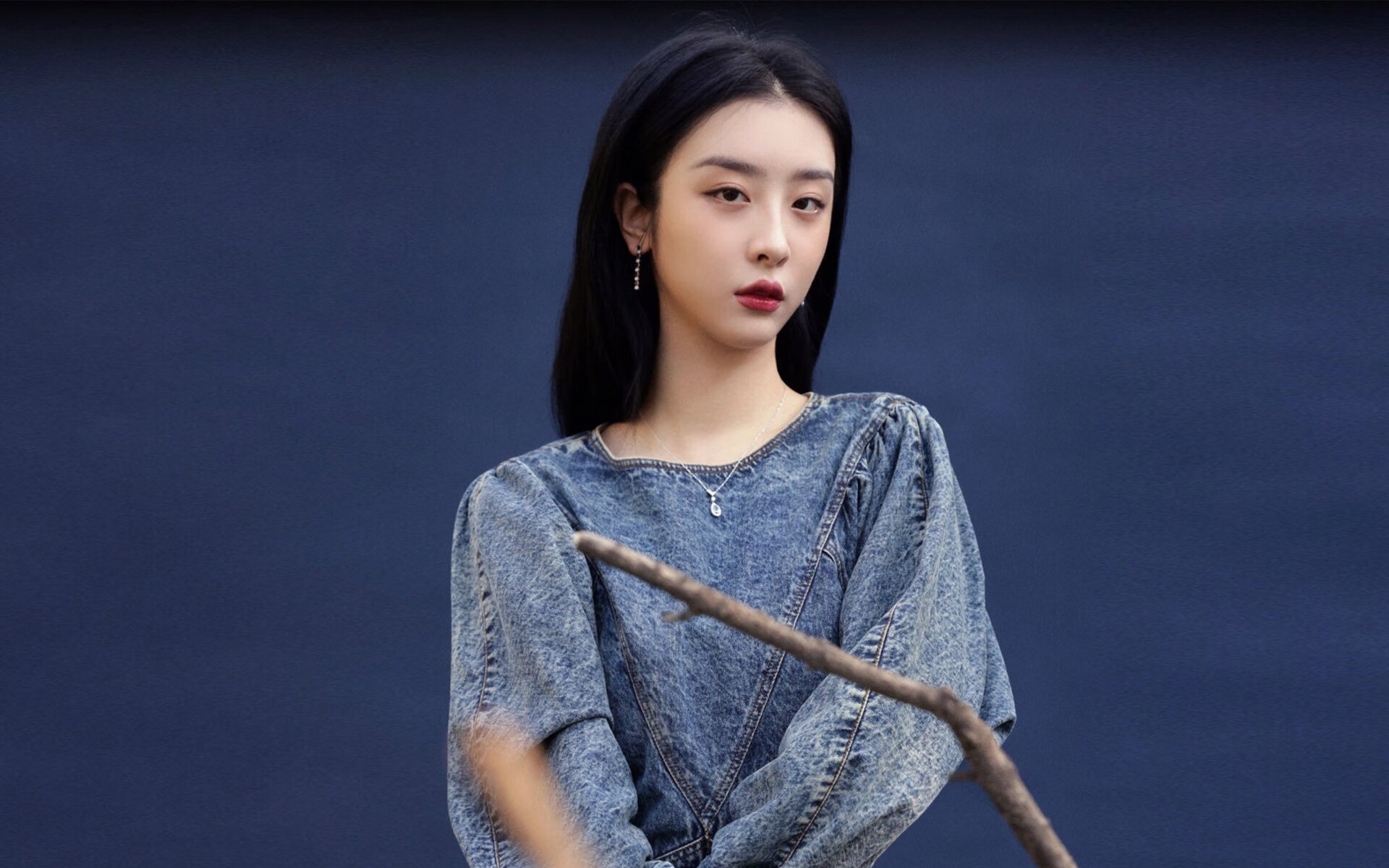 从钢铁防线到致命一击,霍勒迪如何以无形之手操控猛龙命运