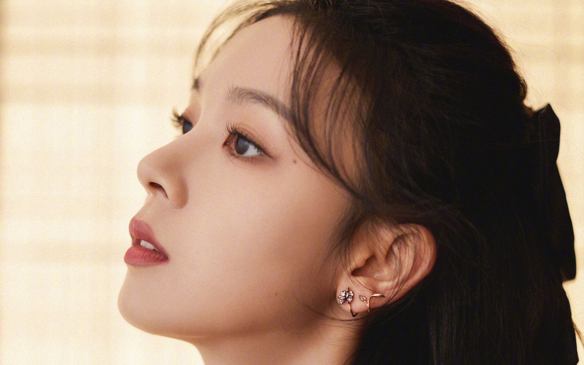 隔空对决，广东队险胜勇士，戈贝尔成隐形守护者与四秒封杀