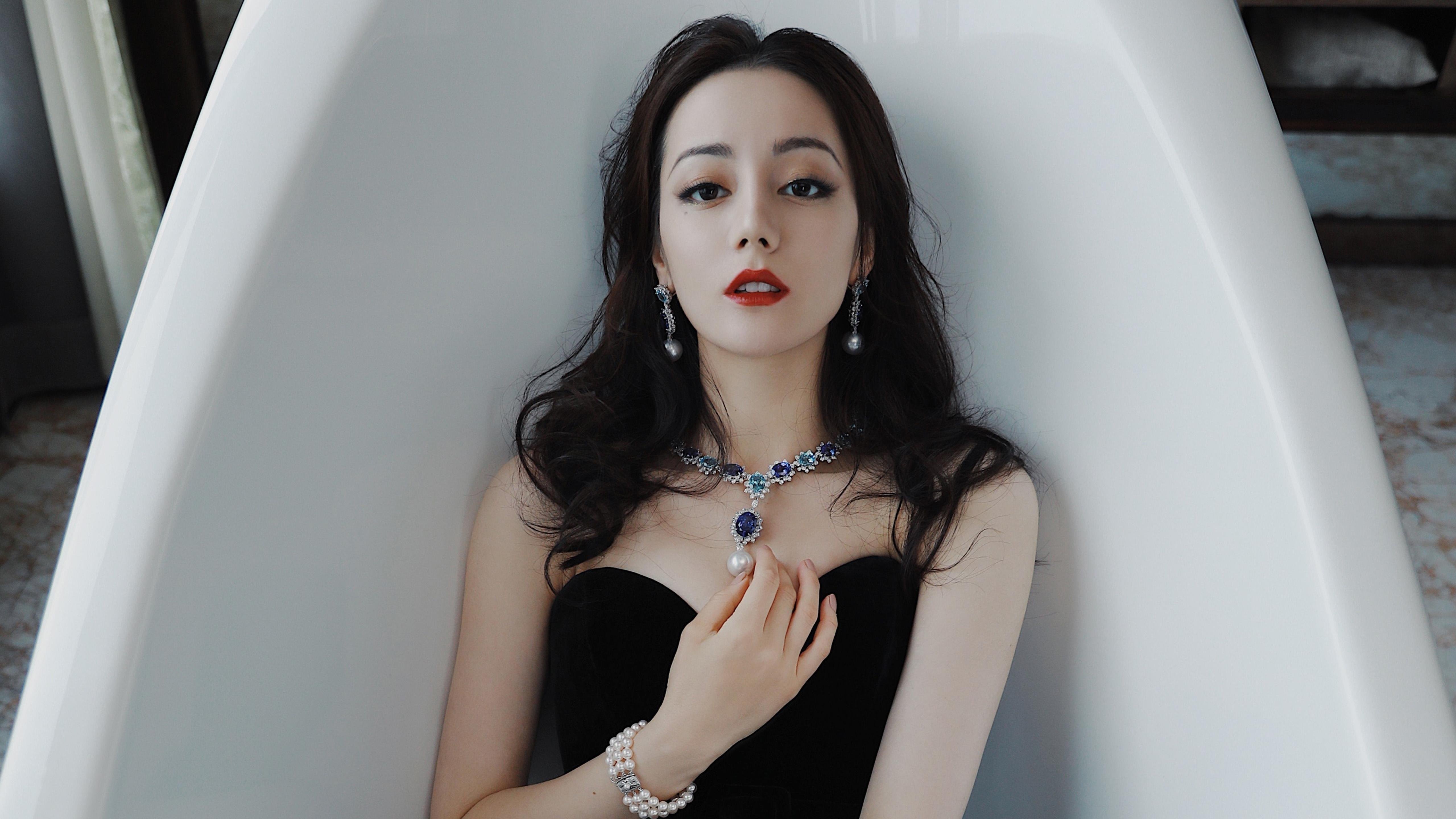 两条河流，塞维利亚的车间与奥斯梅恩的火山