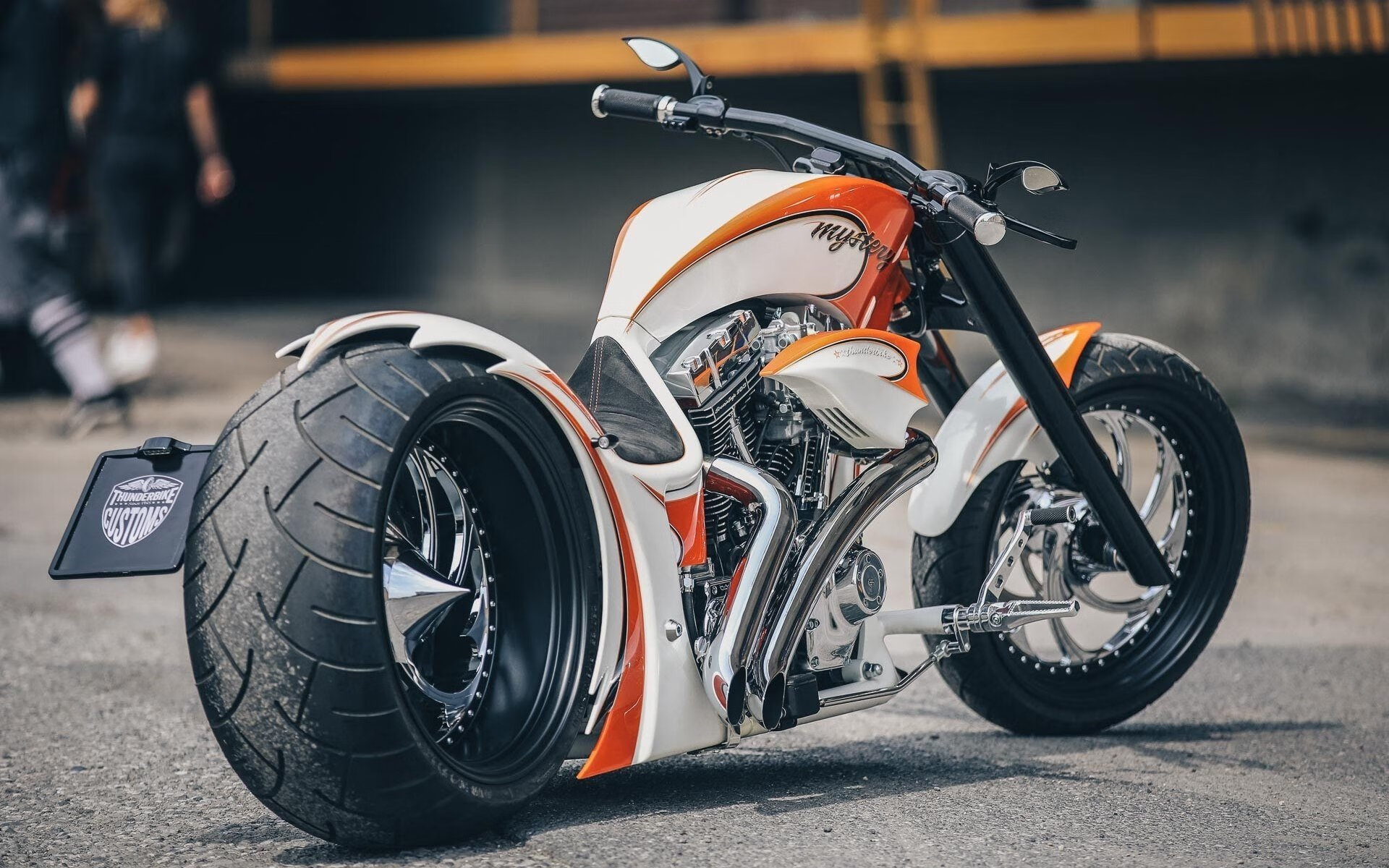 当富安健洋在伦敦爆发，墨西哥的闪电已刺穿莱比锡红牛—亚洲与美洲的足球新叙事