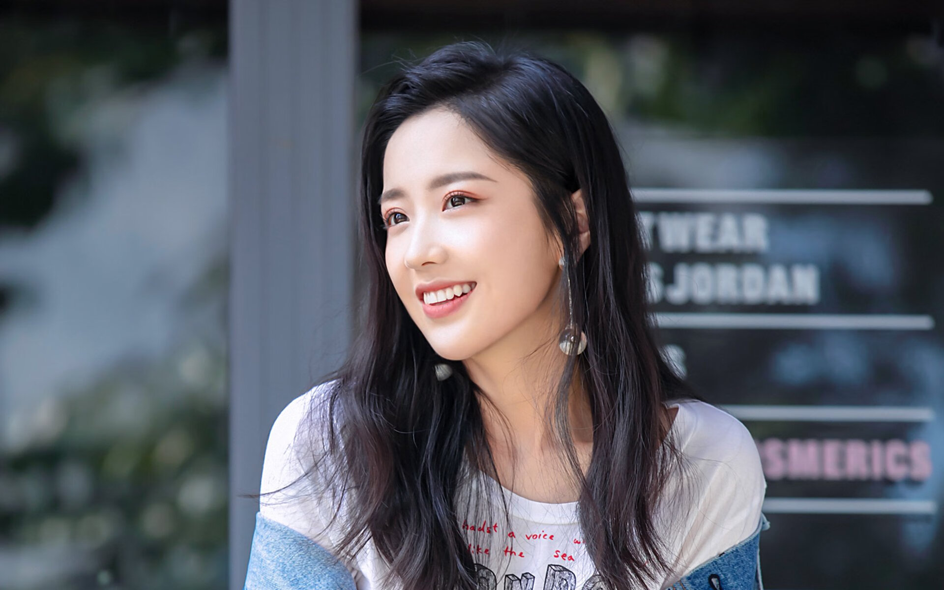 霍勒迪挺身而出助76人攻克公牛