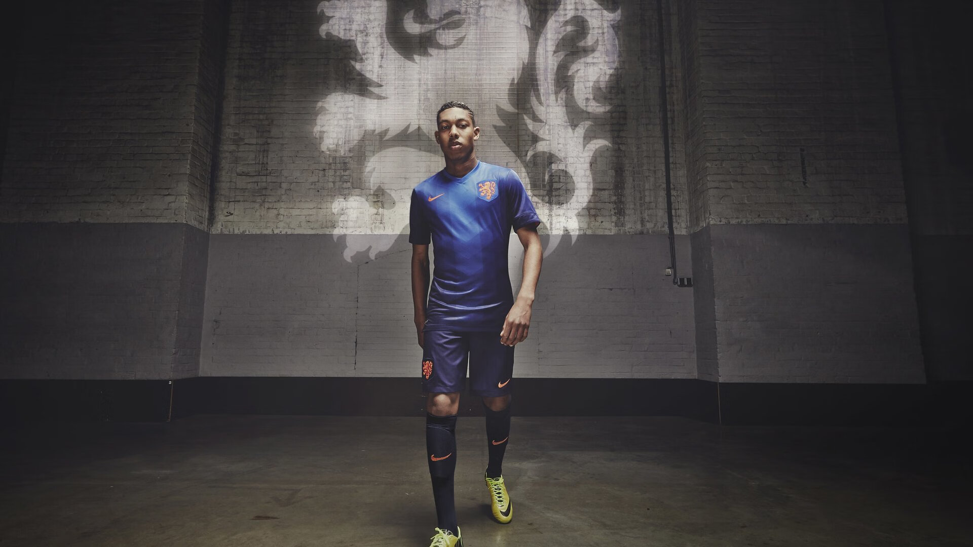 赛场与制裁场，当布鲁诺的制胜传球穿透瑞士的伊拉克防线